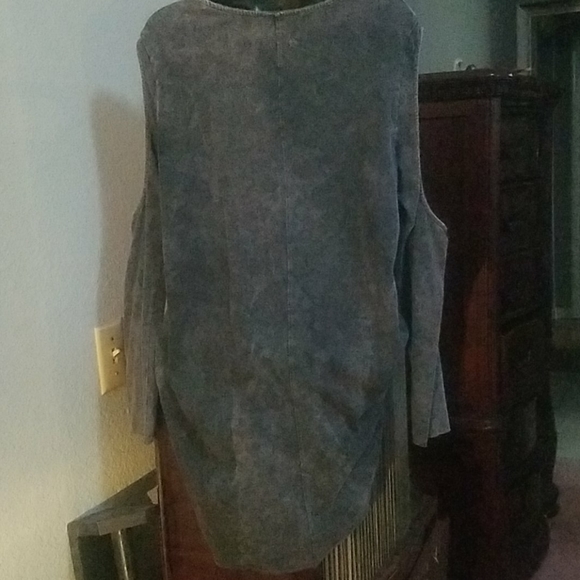 Top - Picture 5 of 6